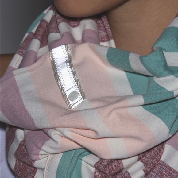 Lululemon Vinyasa Scarf - Picture 3 of 5